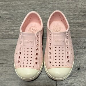 Native Kids Water Shoes - Soft Pink and Cream